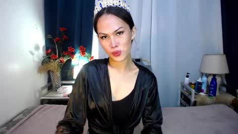 Snapshot of naughty_betany chatting on February 27, 5:04 pm naughty_betany online show from February 27, 5:04 pm