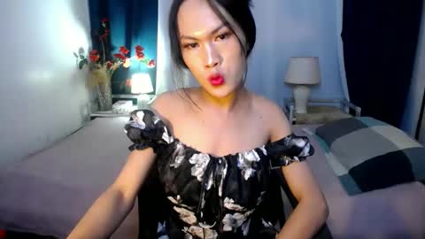 Snapshot of naughty_betany chatting on February 14, 2:33 pm naughty_betany online show from February 14, 2:33 pm