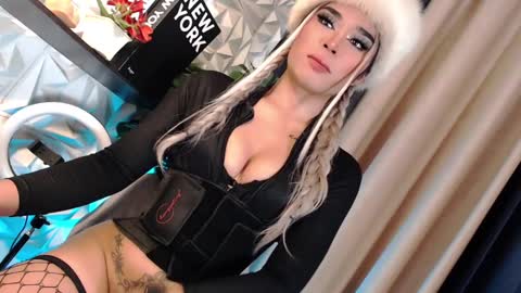 Snapshot of naughty_lexie69xx chatting on January 26, 12:37 am GODDESS LEXIE online show from January 26, 12:37 am