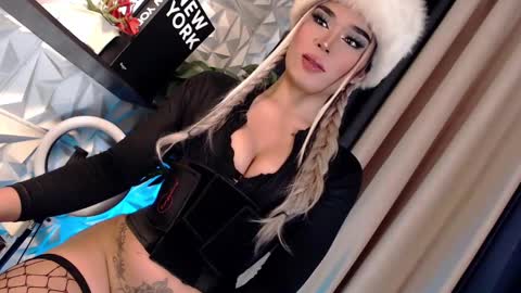 Snapshot of naughty_lexie69xx chatting on January 30, 3:51 pm GODDESS LEXIE online show from January 30, 3:51 pm