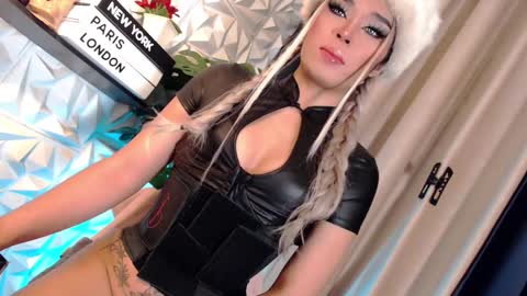 Snapshot of naughty_lexie69xx chatting on February 19, 6:21 pm GODDESS LEXIE online show from February 19, 6:21 pm