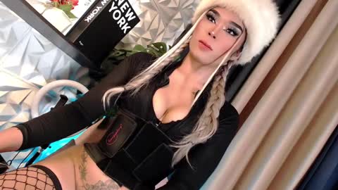 Snapshot of naughty_lexie69xx chatting on February 4, 2:17 am GODDESS LEXIE online show from February 4, 2:17 am