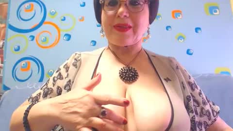 OldKinkyMILF online show from December 28, 5:55 am