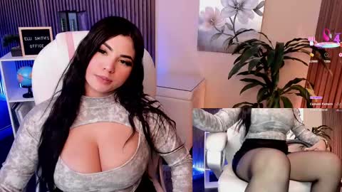 Snapshot of naugthyelli chatting on March 12, 11:44 pm online show from March 12, 11:44 pm
