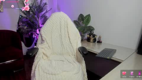 Snapshot of nebetcolin chatting on March 11, 7:25 pm Hellen online show from March 11, 7:25 pm