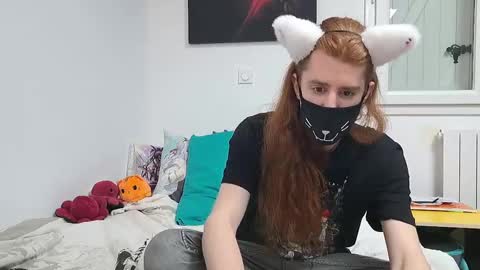 Snapshot of neko_nyaaa chatting on January 3, 1:24 pm Neko online show from January 3, 1:24 pm