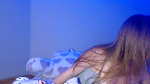 nenababyyy online show from September 12, 12:01 am
