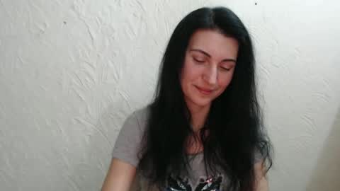 Snapshot of nensyfay_ chatting on January 7, 3:33 pm Nensy online show from January 7, 3:33 pm