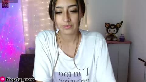 Snapshot of neptu_noxx chatting on January 12, 6:28 am Neptu noxx online show from January 12, 6:28 am