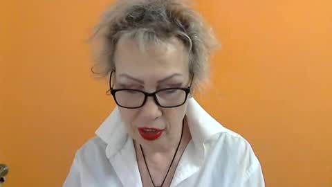 NessyJenixs online show from March 10, 5:50 pm