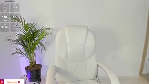 Snapshot of niaevans_x chatting on March 3, 1:01 pm Nia online show from March 3, 1:01 pm