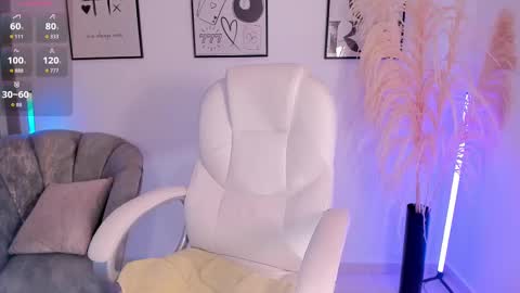 Snapshot of niaevans_x chatting on September 15, 1:01 pm Nia online show from September 15, 1:01 pm