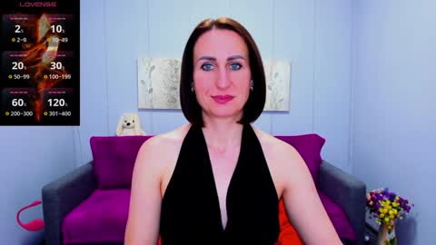 niasmithh online show from December 11, 4:41 pm