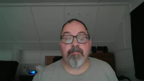 Snapshot of niceguy7208 chatting on September 15, 3:08 am niceguy7208 online show from September 15, 3:08 am