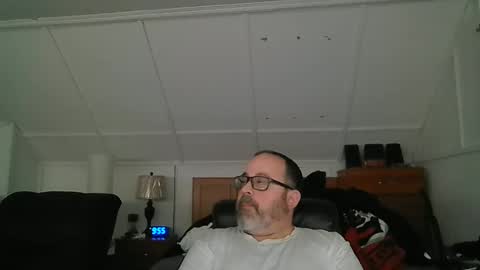 Snapshot of niceguy7208 chatting on December 30, 2:53 am niceguy7208 online show from December 30, 2:53 am