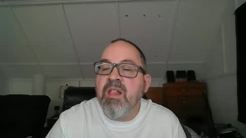 Snapshot of niceguy7208 chatting on December 2, 5:41 am niceguy7208 online show from December 2, 5:41 am