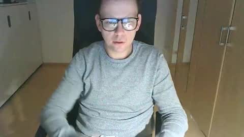 Snapshot of niceguyflo chatting on March 12, 12:42 am NiceGuyFlo online show from March 12, 12:42 am