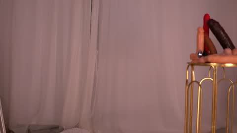 Snapshot of nickybennz chatting on September 16, 6:44 pm Nicky online show from September 16, 6:44 pm