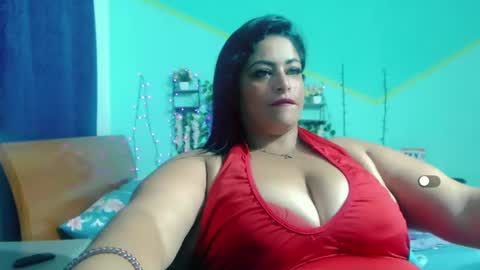 Snapshot of nickyribeiro chatting on February 16, 10:54 pm nickyribeiro online show from February 16, 10:54 pm