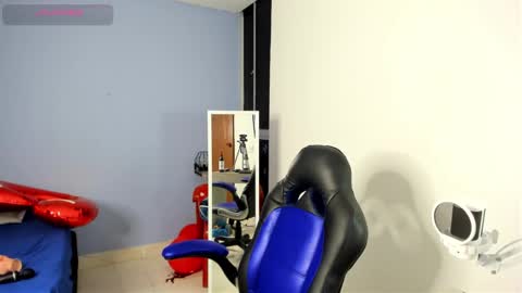 Snapshot of nicol_jone chatting on February 16, 6:43 pm Nicol sanchez online show from February 16, 6:43 pm