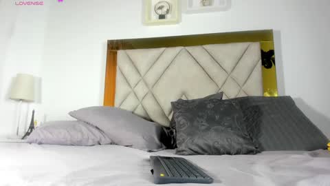 nicole_grace0 online show from January 29, 12:02 pm