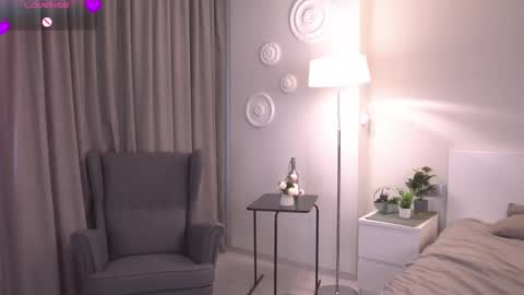 Snapshot of nicoledurham chatting on September 19, 1:32 am Kimmy online show from September 19, 1:32 am