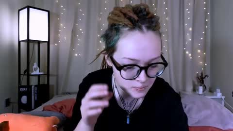 Nicole online show from February 28, 5:37 am