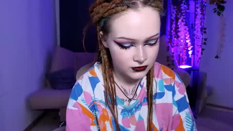 Nicole online show from March 5, 9:05 am