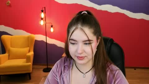 nicolefoxery online show from September 18, 3:43 am