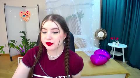 nicolefoxery online show from February 19, 9:36 pm