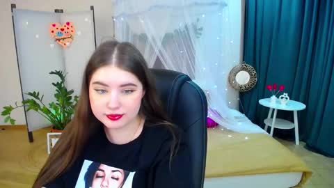 nicolefoxery online show from February 17, 10:05 pm