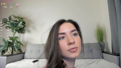 Dua Lipa online show from February 6, 7:18 pm