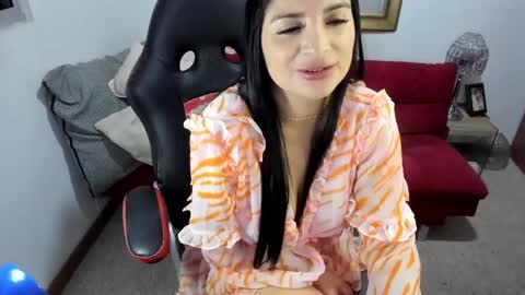Nicolettcolin  online show from December 30, 11:38 pm