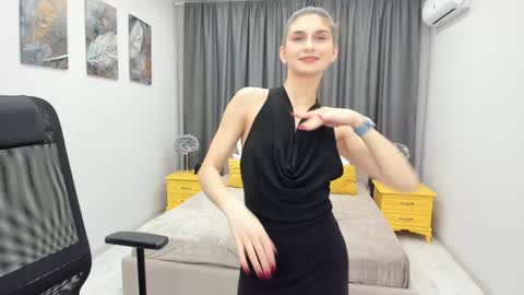 Snapshot of nicolewerti chatting on February 6, 7:35 am nicolewerti online show from February 6, 7:35 am