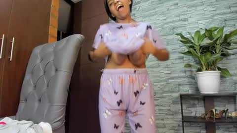 nicollesofia3 online show from February 8, 3:52 am
