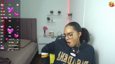          online show from December 18, 3:44 pm