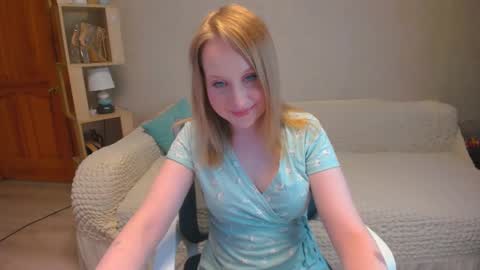 Snapshot of nikarocks chatting on February 1, 6:29 pm nikarocks online show from February 1, 6:29 pm