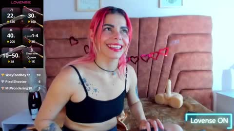 Snapshot of niki_santana chatting on February 15, 4:25 am niki online show from February 15, 4:25 am