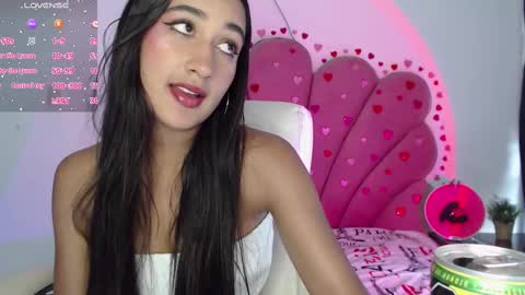 Snapshot of nikibrice chatting on February 16, 7:05 pm online show from February 16, 7:05 pm