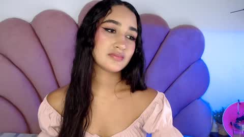 Snapshot of nikibrice chatting on February 8, 7:05 pm online show from February 8, 7:05 pm