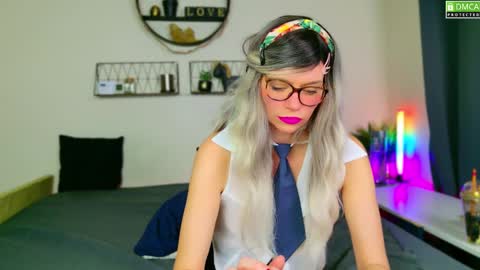 Kitty Chatte online show from December 6, 8:45 pm