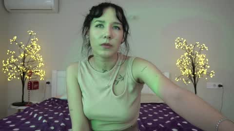 Nikki online show from February 8, 1:54 pm