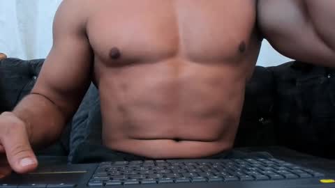 Snapshot of niklause_froid chatting on March 9, 10:19 pm niklause_froid online show from March 9, 10:19 pm
