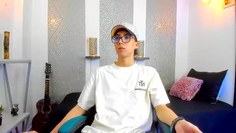 Snapshot of nikolay_gregori chatting on February 16, 4:09 am online show from February 16, 4:09 am