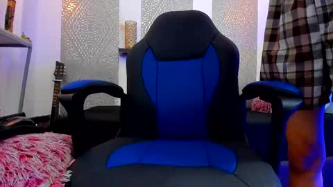 Snapshot of nikolay_gregori chatting on February 20, 10:27 am online show from February 20, 10:27 am