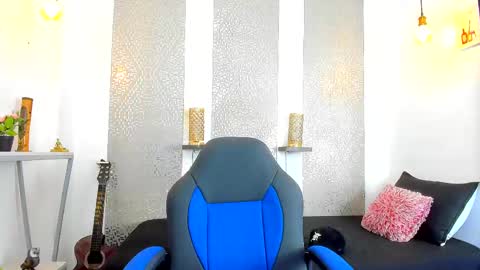 Snapshot of nikolay_gregori chatting on March 12, 4:08 am online show from March 12, 4:08 am