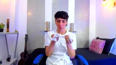 Snapshot of nikolay_gregori chatting on March 4, 7:08 am online show from March 4, 7:08 am