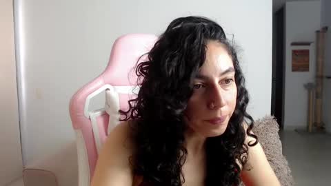 Snapshot of niky_blue chatting on February 24, 11:21 am niky_blue online show from February 24, 11:21 am