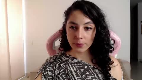 Snapshot of niky_blue chatting on February 3, 9:39 pm niky_blue online show from February 3, 9:39 pm