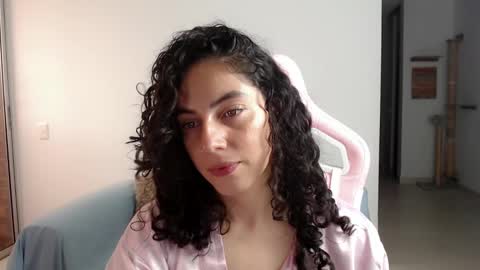 Snapshot of niky_blue chatting on February 25, 11:21 am niky_blue online show from February 25, 11:21 am